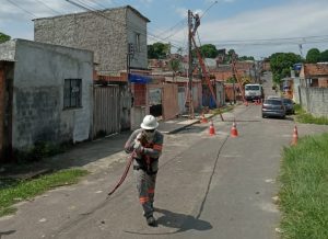 Read more about the article Bairro Nossa Senhora de Fátima, em Manaus recebe nova rede elétrica