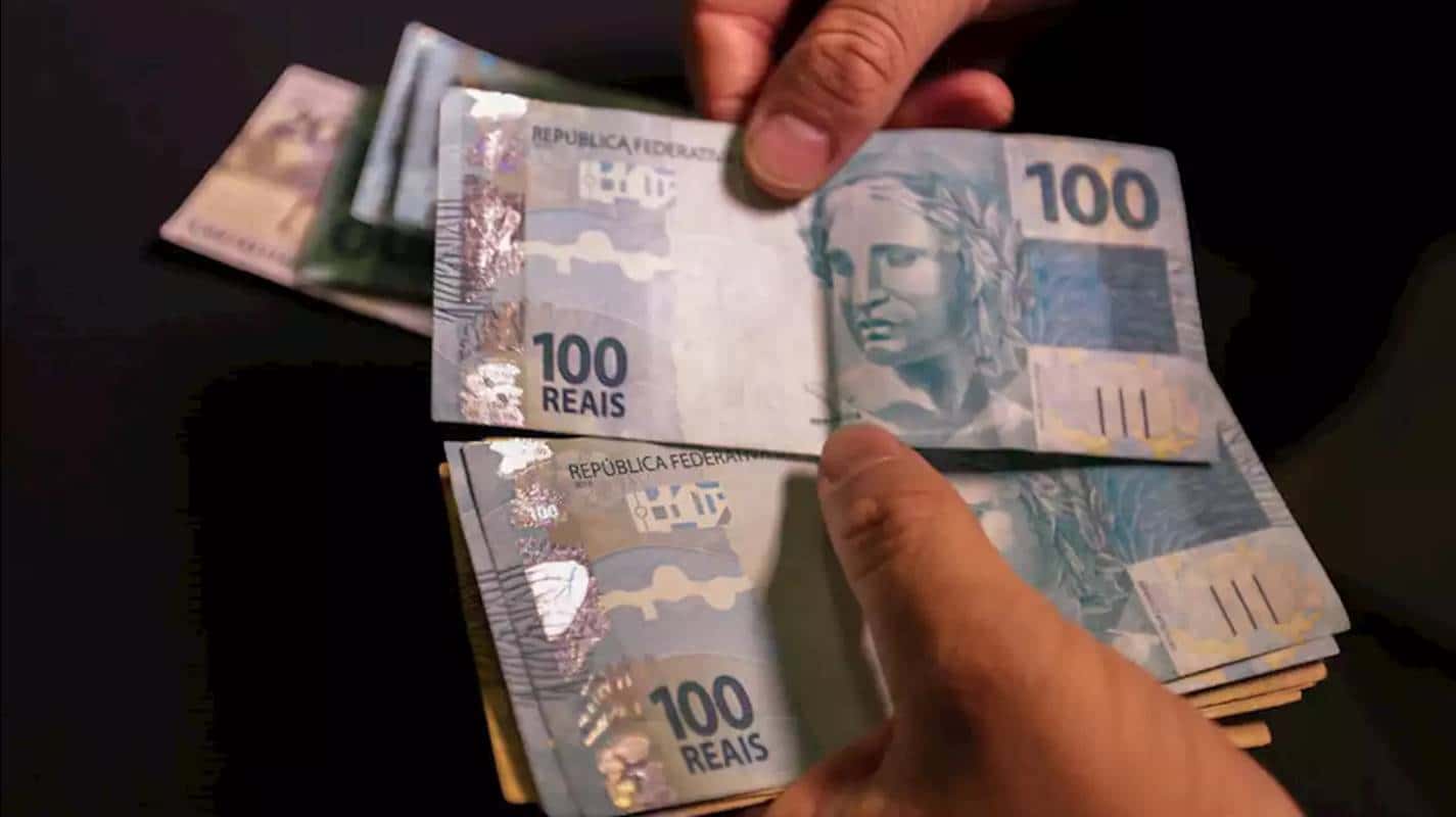 You are currently viewing Câmara aprova novo salário mínimo para 2022, saiba quanto
