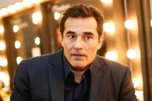 Leia mais sobre o artigo Luciano Szafir faz vídeo direto da UTI ‘para mostrar que está vivo’