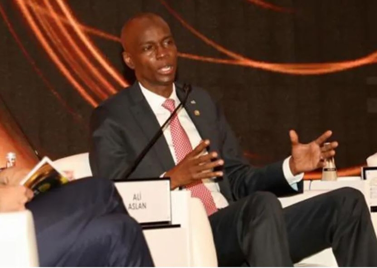 No momento, você está visualizando Presidente do Haiti é assassinado a tiros após ter casa invadida