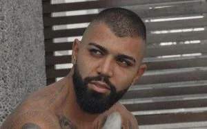 Leia mais sobre o artigo Gabigol é multado e suspenso do Flamengo