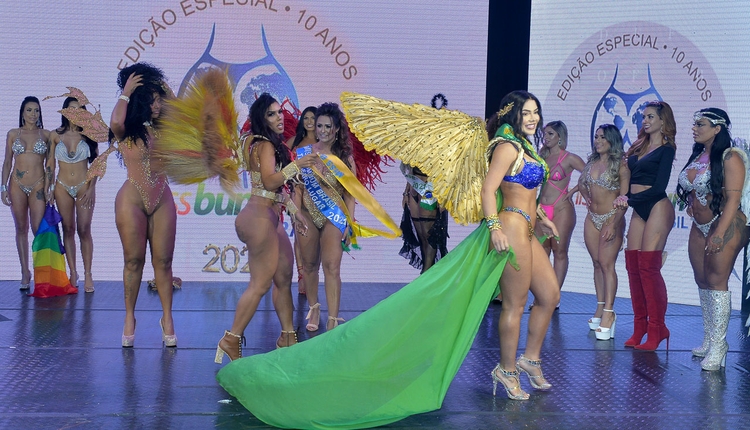 No momento, você está visualizando Veja no vídeo: Amazonense é vice em Miss Bumbum e tem a faixa arrancada por outra participante