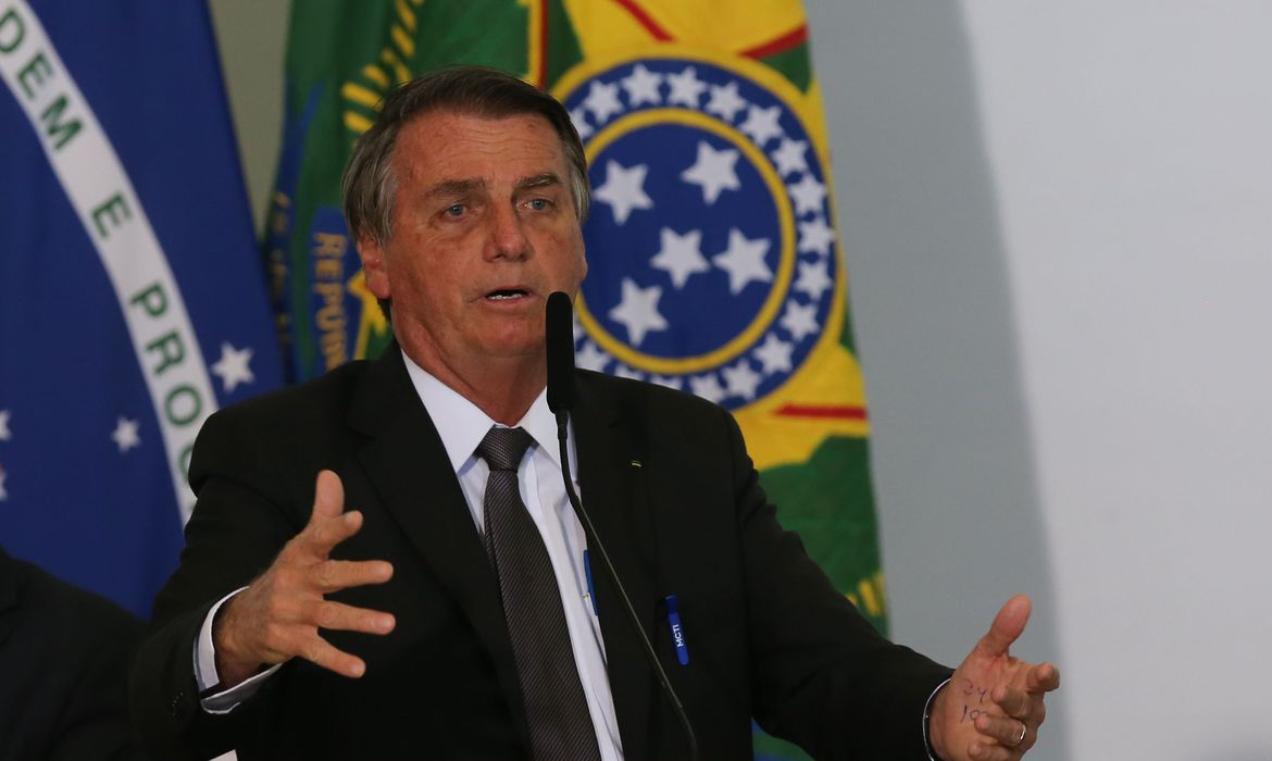 You are currently viewing Presidente diz que deve vetar dinheiro para o fundo eleitoral