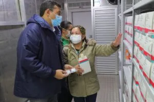 Leia mais sobre o artigo Governador AM anuncia novo mutirão de vacinação contra Covid-19 com 3 mil doses em Iranduba