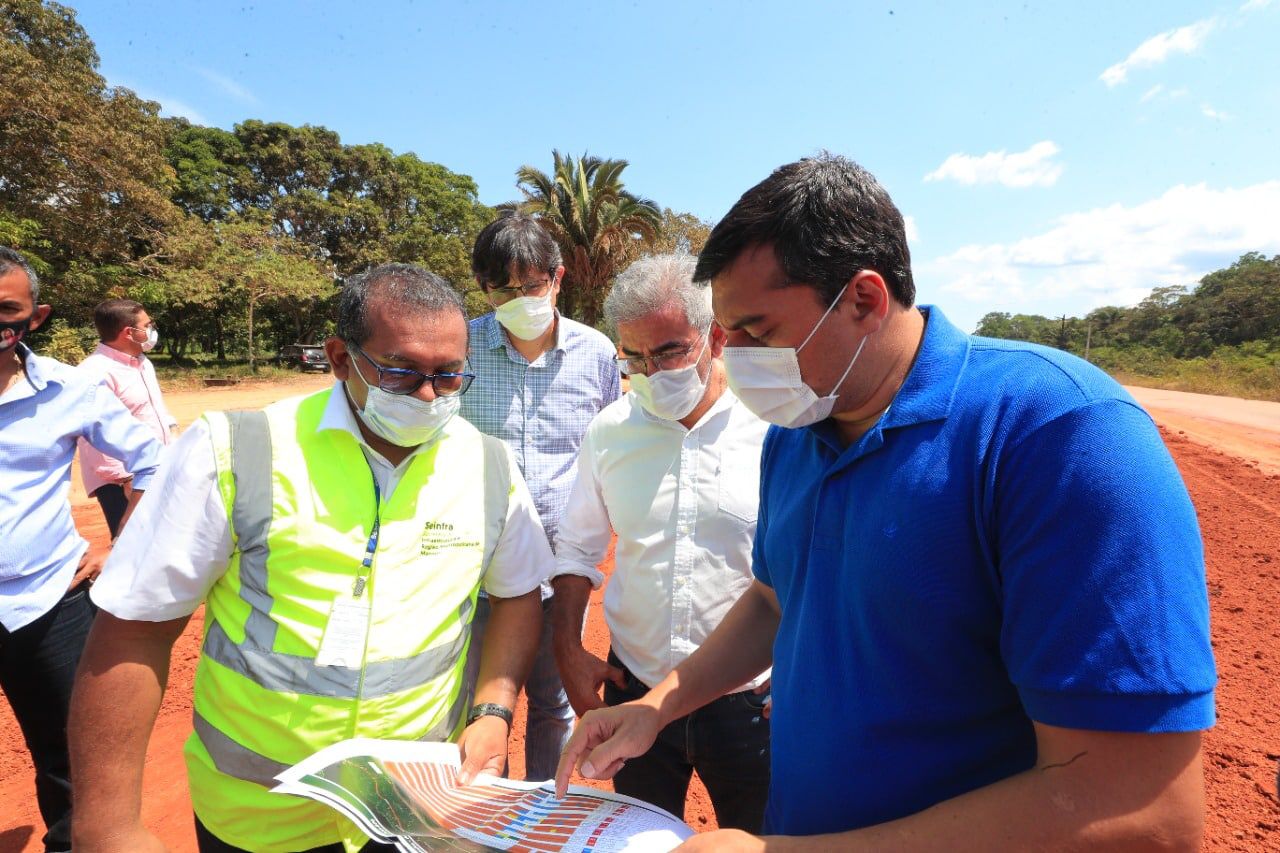 You are currently viewing Wilson Lima visita obras de duplicação na AM-070 e em três ramais que vão beneficiar 780 famílias de agricultores