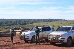 Leia mais sobre o artigo Operação Tamoiotatá de combate às queimadas embargou o equivalente a 8 mil campos de futebol em terra de desmatamento ilegal no Amazonas