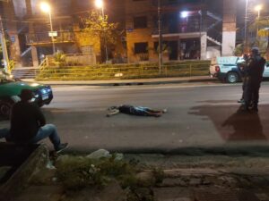 Read more about the article Homem é estrangulado com fio de telefone e jogado em rua de Manaus