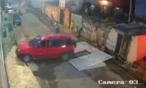 Leia mais sobre o artigo Adolescente pega carro escondido e atropela crianças em Manaus; Veja vídeo