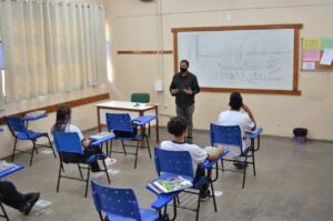 Leia mais sobre o artigo Secretaria de Educação do AM convoca 122 profissionais, para atuação em Manaus e no interior