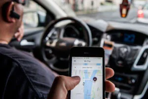 Leia mais sobre o artigo Uber exclui motoristas por cancelamento constante de corridas