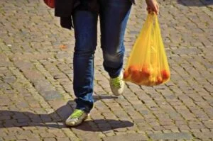 Leia mais sobre o artigo Supermercados deixam de distribuir sacolas plásticas a partir desta sexta em Manaus