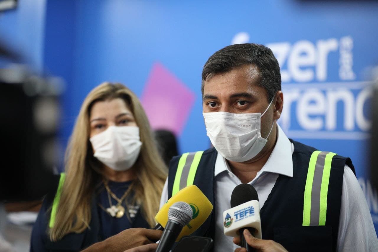 You are currently viewing Governador do Amazonas encaminha à Aleam projeto do 14⁰ e 15⁰ salários para profissionais da educação da rede estadual