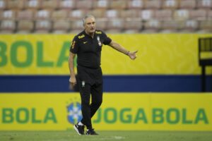 Read more about the article Tite elogia gramado da Arena da Amazônia e projeta duelo com o Uruguai