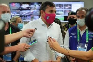 Leia mais sobre o artigo Governador do Amazonas destaca que presença de torcedores no jogo Brasil x Uruguai reflete sucesso da vacinação contra a Covid-19