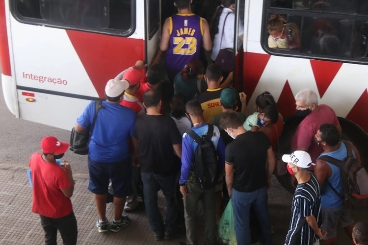 You are currently viewing Sistema de bilhetagem fica fora do ar e causa transtornos no transporte público em Manaus