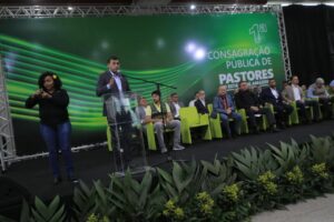 Read more about the article Ao lado de Bolsonaro, Wilson Lima participa da 1ª Consagração Pública de Pastores do Amazonas