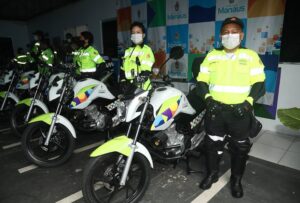 Read more about the article Agentes de trânsito da prefeitura de Manaus recebem motos novas para agilizar tempo de resposta nas demandas na zona Sul da capital