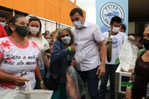 Leia mais sobre o artigo Governo do Amazonas compra peixe de piscicultores e doa à famílias em vulnerabilidade social da capital