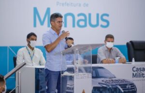 Read more about the article Prefeito David Almeida realiza entrega de armas e veículos à Guarda Municipal e anuncia concurso público para 2022