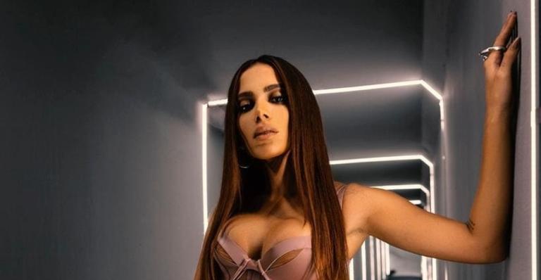 You are currently viewing Pai de Anitta rebate deputado que fez críticas à cantora: ‘‘Mal-educado e desnecessário’’