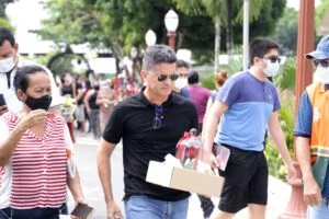 Leia mais sobre o artigo Prefeito de Manaus David Almeida visita cemitério São João Batista, na zona Centro-Sul da capital