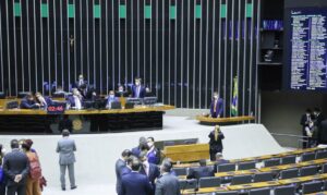 Read more about the article Câmara aprova PEC dos Precatórios em segundo turno