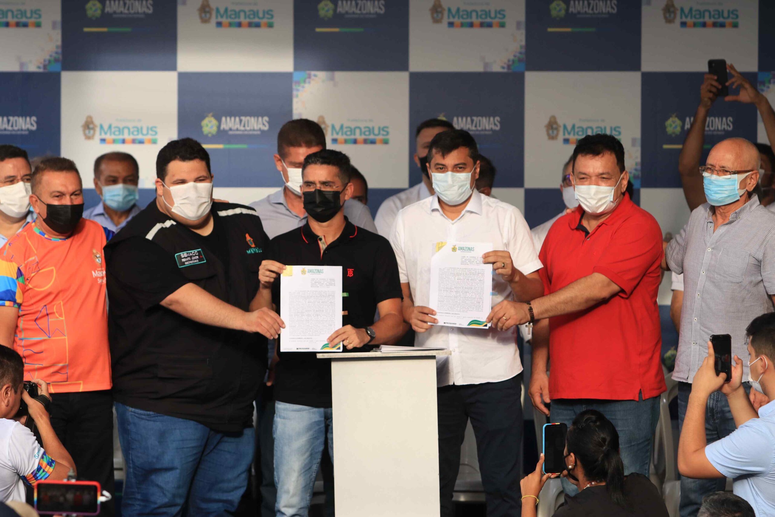 No momento, você está visualizando Wilson Lima e David Almeida firmam convênios de R$ 30 milhões para reforma de 29 feiras e contenção de erosões