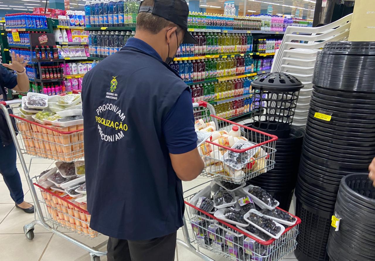 You are currently viewing Procon Amazonas apreende 169 Kg de produtos fora da validade em supermercado na zona centro-oeste de Manaus