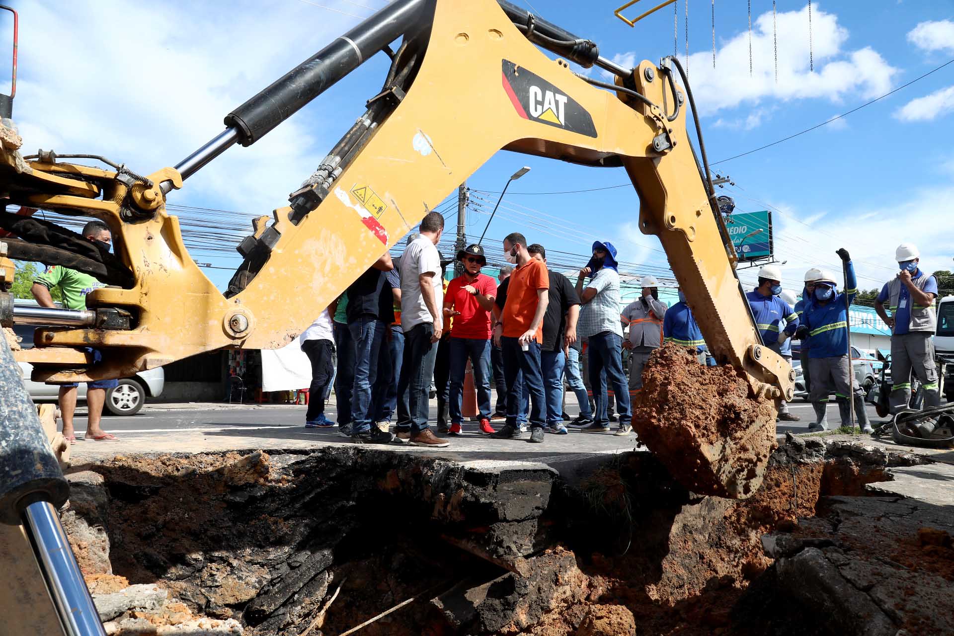 You are currently viewing Prefeito David Almeida cobra celeridade na recuperação de erosão na avenida Torquato Tapajós