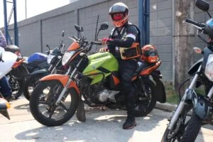 Leia mais sobre o artigo Mototaxistas capacitados pelo Detran-AM já podem obter crédito para manutenção de seus veículos