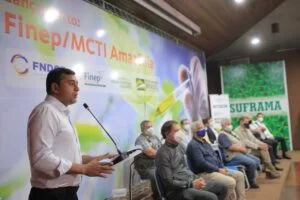 Leia mais sobre o artigo Wilson Lima destaca investimentos da Fapeam em bioeconomia, em evento com ministro Marcos Pontes