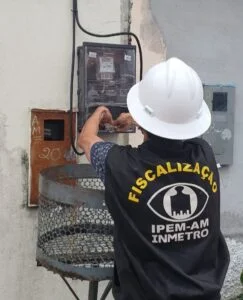 Leia mais sobre o artigo Ipem Amazonas fiscaliza medidores de energia e encontra irregularidades