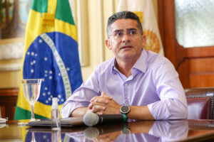 Read more about the article Prefeito de Manaus anuncia reajuste de 100% no Auxílio Alimentação de servidores