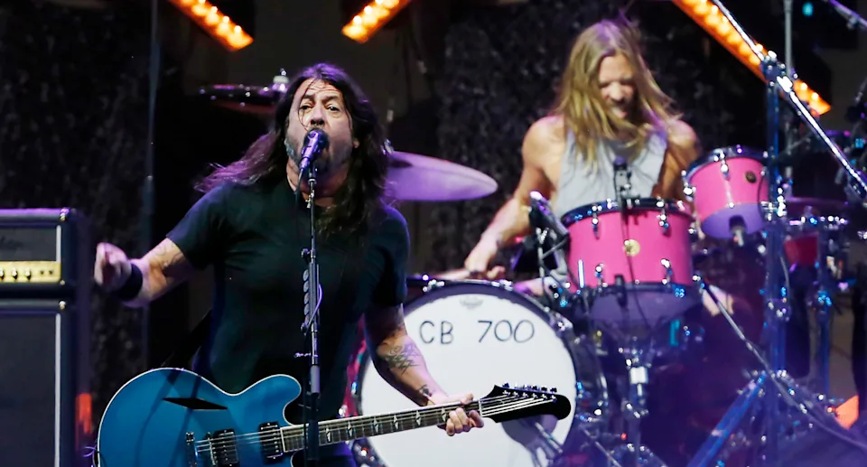 Foo Fighters cancela show no Lollapalooza Brasil após morte do