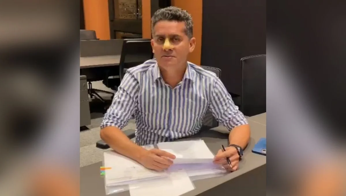 No momento, você está visualizando Prefeito David Almeida assina decreto de flexibilização do uso de máscaras em Manaus