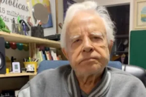 Leia mais sobre o artigo Após pedido de prisão e cirurgia, Cid Moreira se pronuncia