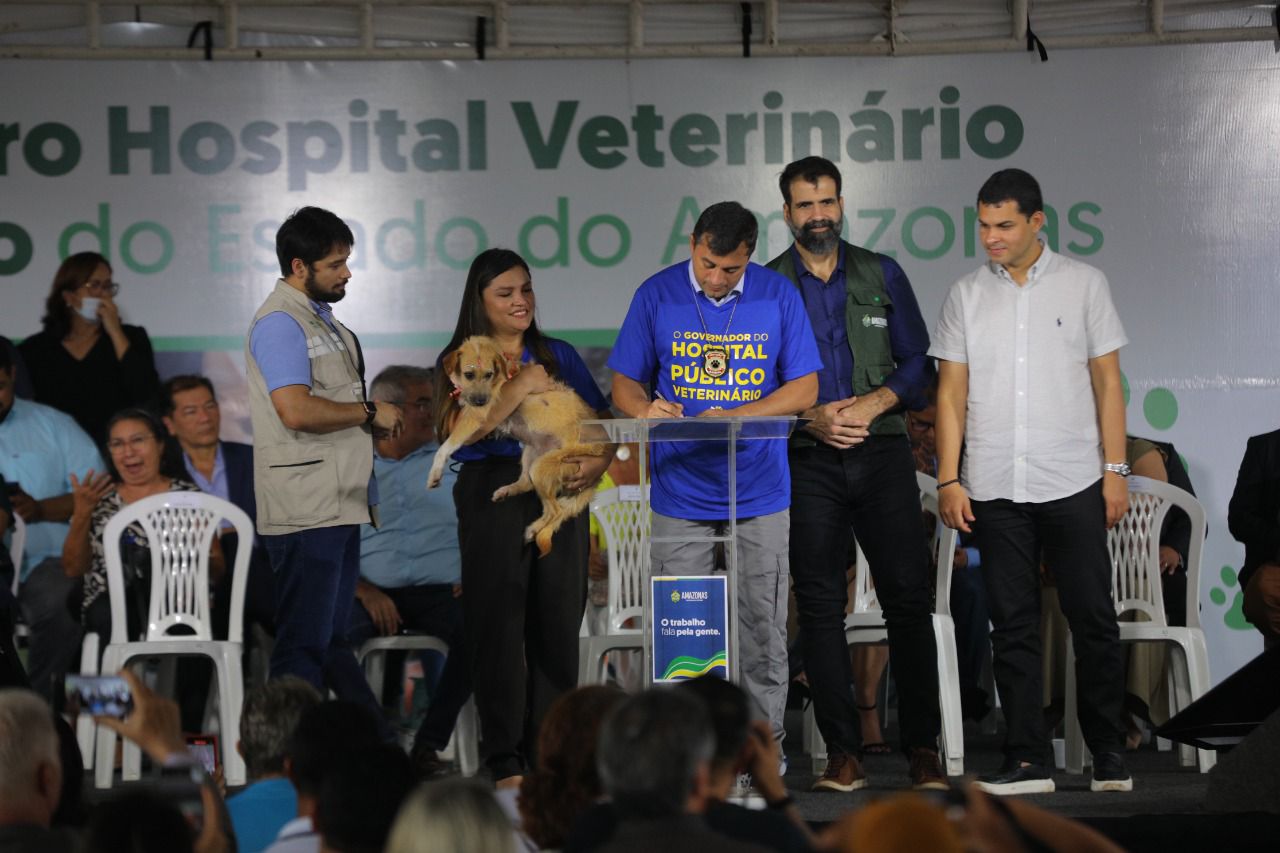 You are currently viewing Wilson Lima assina ordem de serviço para construção do primeiro hospital público veterinário do Amazonas