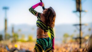 Read more about the article Coachella: primeira brasileira a se apresentar no festival, Anitta leva hits ao palco principal