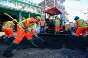 Read more about the article Programa ‘Asfalta Manaus’ chega ao bairro Compensa onde ação contemplará ruas secundárias