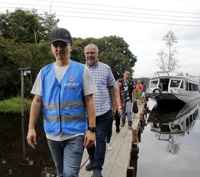 No momento, você está visualizando Prefeitura de Manaus entrega cestas básicas arrecadadas em jogo do Manaus X São José (RS)