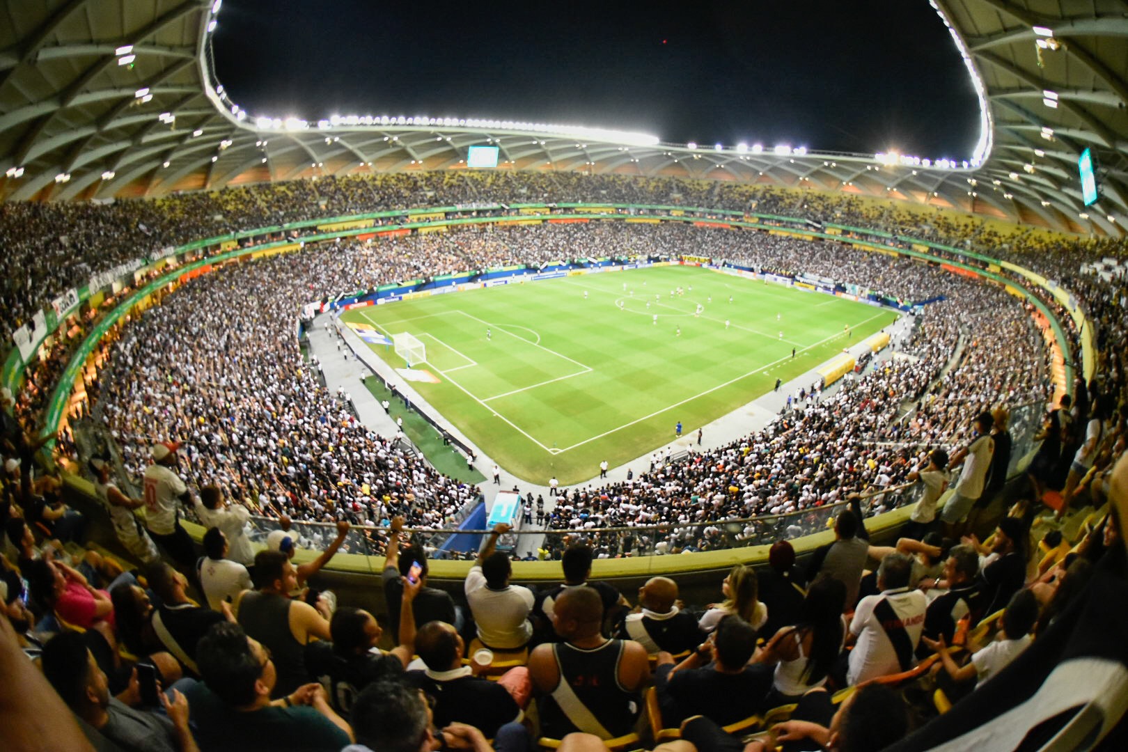 You are currently viewing Arena da Amazônia recebe público superior a 33 mil no empate entre Guarani e Vasco pela Série B do Brasileirão