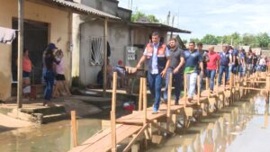 Read more about the article Governador Wilson Lima anuncia repasse de R$ 1 milhão para minimizar estragos da chuva em Itacoatiara, no interiro do Amazonas