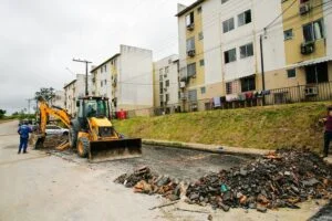 Leia mais sobre o artigo Mutirão de obras da Prefeitura de Manaus leva infraestrutura ao Viver Melhor 1 e 2