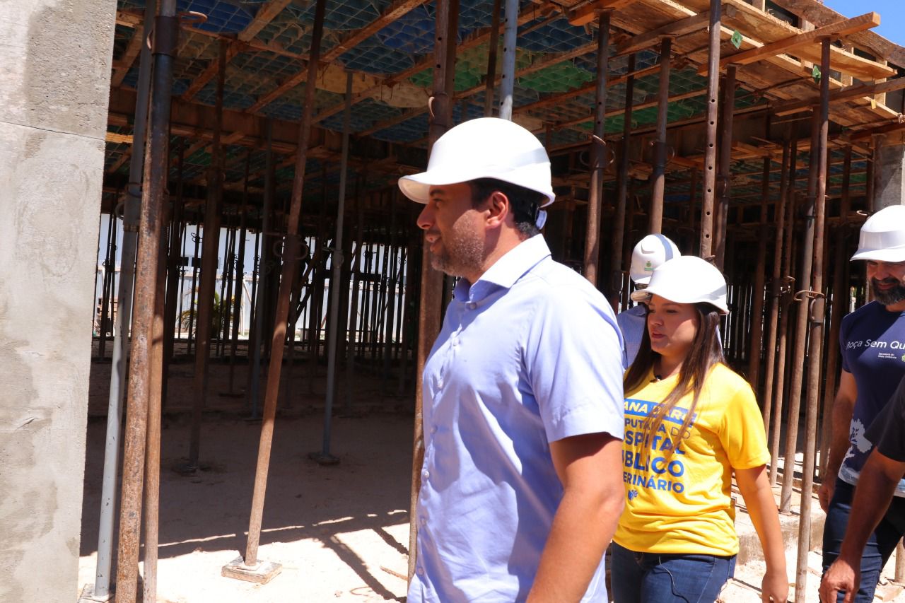 No momento, você está visualizando Wilson Lima vistoria obra de construção do primeiro Hospital Público Veterinário do Amazonas