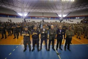 Leia mais sobre o artigo Governador Wilson Lima assina promoção de mais 700 policiais militares e bombeiros