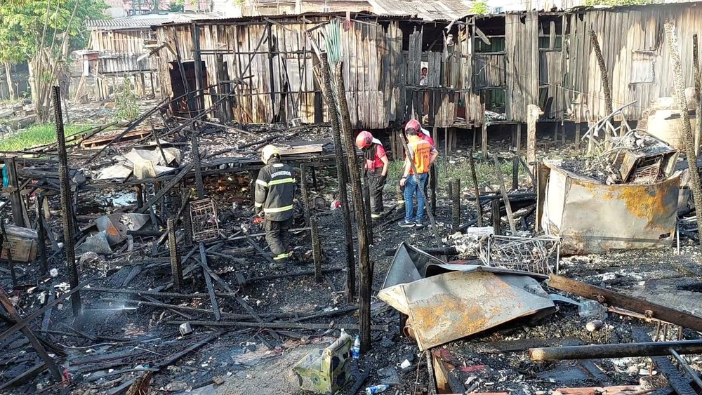 You are currently viewing Incêndio destruiu 16 casas no São Jorge; famílias receberão Auxílio Aluguel, diz Prefeitura de Manaus