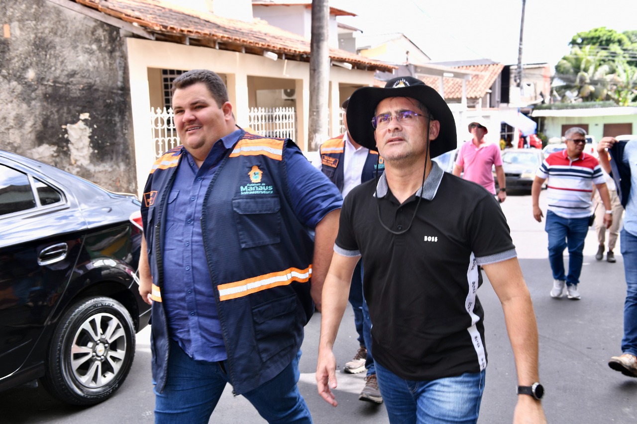 You are currently viewing Prefeitura de Manaus contempla ruas dos bairros Monte das Oliveiras e Coroado com asfalto novo