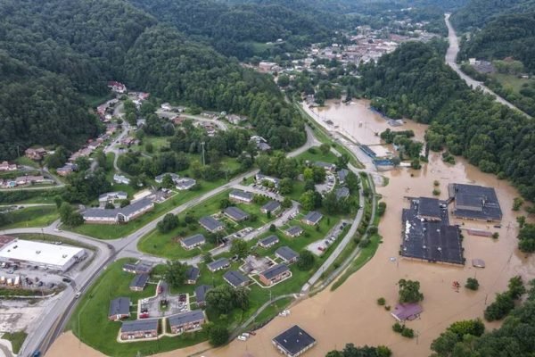 You are currently viewing Sobe para 26 o número de mortos nas inundações que atingem o Kentucky, nos EUA