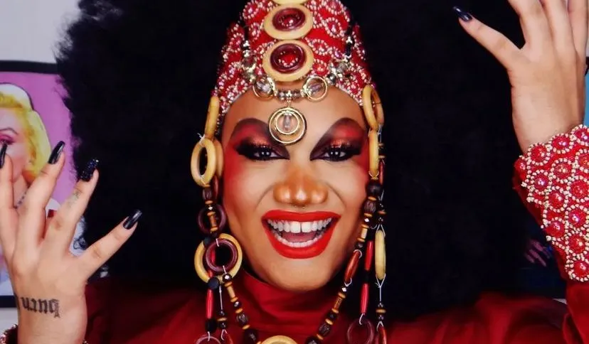 You are currently viewing Dia Internacional das Drag Queens: a arte que desafia padrões