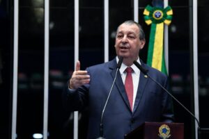 Read more about the article Senador Omar Aziz propõe monitoramento de fronteiras e combate ao crime organizado na LDO de 2023 no Congresso Nacional